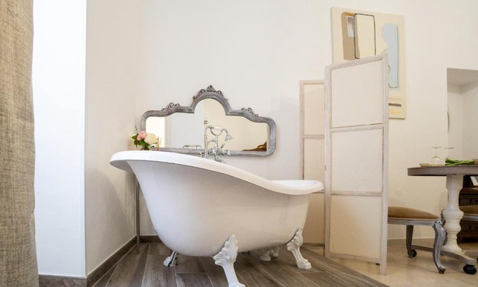 Giovinazzo House | Corte Pietrantica - Charming Rooms & Suites