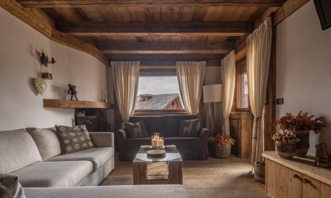 Cortina d'Ampezzo Historic Centre Apartment | Cortina Lodge Stunning View R&R