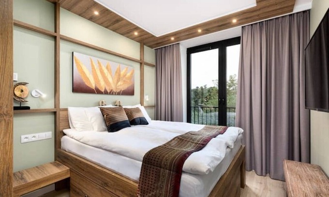 Zwierzyniec Apartment | Cosmea Junior Suite - peace, style & work in a feel-good atmosphere