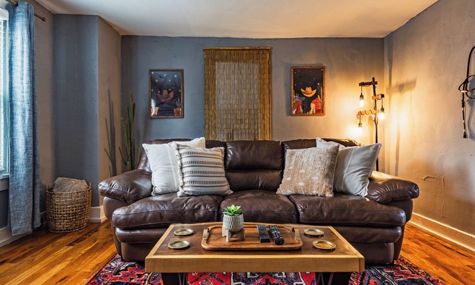 Edgehill Apartment | Cosmic Cowboy Hideaway 2BR + Bonus Room