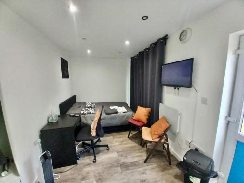 Yeading Apartment | Cosy 1-Bed Studio in Northolt perfect to unwind