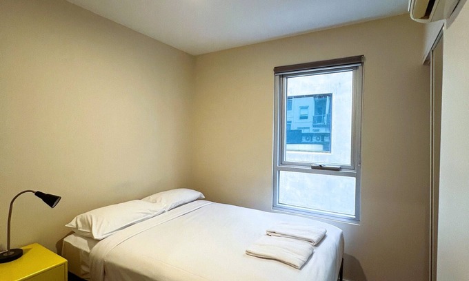 Carlton South Apartment | Cosy 1-Bedroom Retreat for 3 with Modern Amenities & Prime Location!