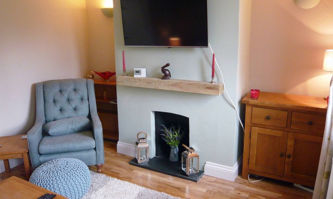 Godstone Cottage | Cosy 2 bedroom cottage in pretty Godstone Village on the North Downs in Surrey