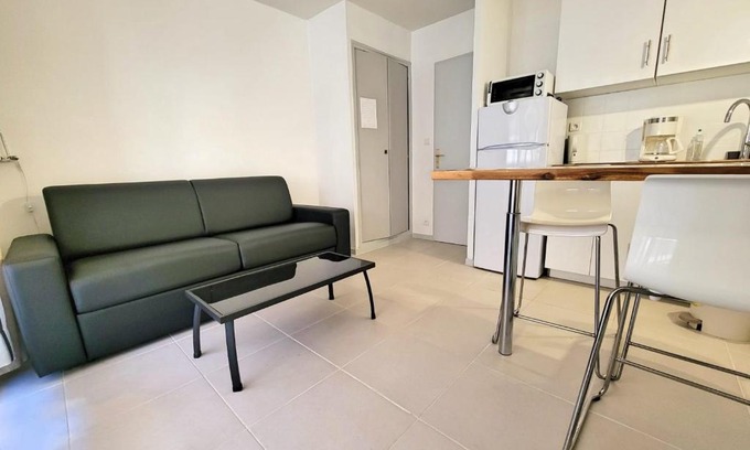 La Madrague Apartment | Cosy 20m With Balcony Near The Beaches