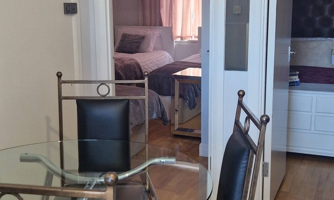 Shoreditch Apartment | Cosy and comfortable place to stay with friends and family.n