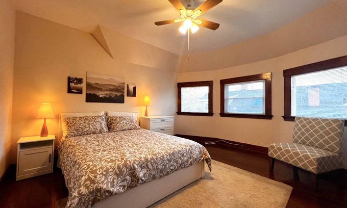 New Haven Apartment | COSY and HOMEY with ALL