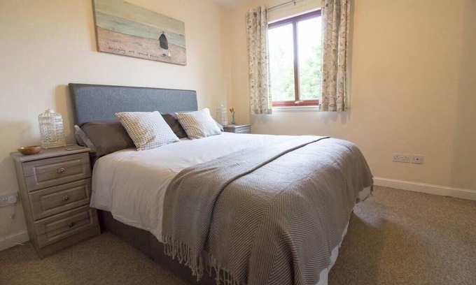 Craigleith Apartment | Cosy and welcoming. A real home from home with parking and access to city