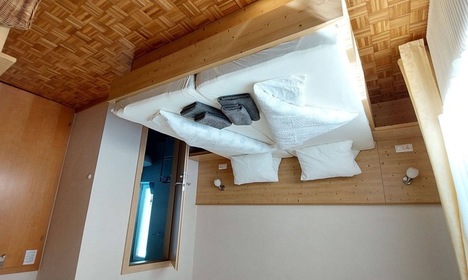 Augsdorf Apartment | Cosy apartment for 4 guests with WIFI, TV and balcony