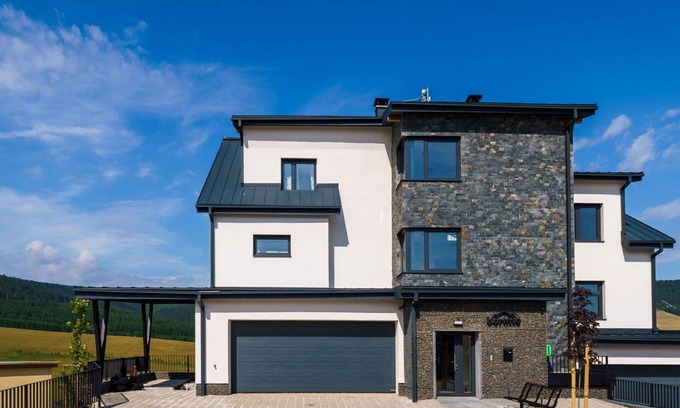 Loucna Pod Klinovcem Apartment | Cosy apartment for 4 guests with WIFI, TV and terrace