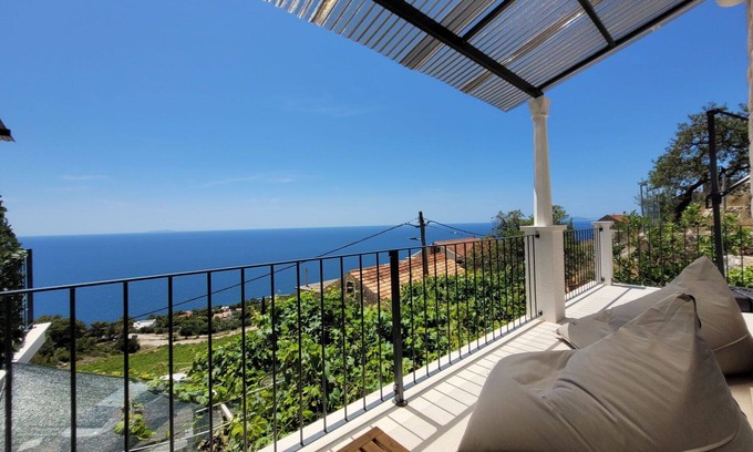 Sveta Nedjelja Apartment | Cosy apartment for 4 people with A/C, WIFI, hot tub, TV, terrace and parking