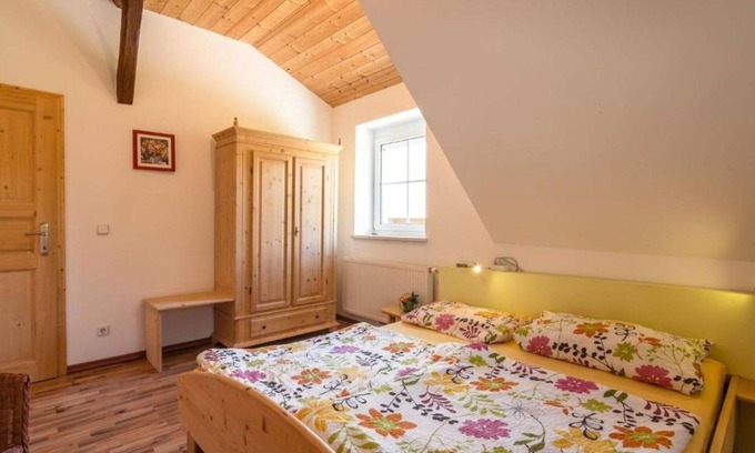 Rupertiberg Apartment | Cosy apartment for 8 guests with pool, WIFI, TV, patio and pets allowed