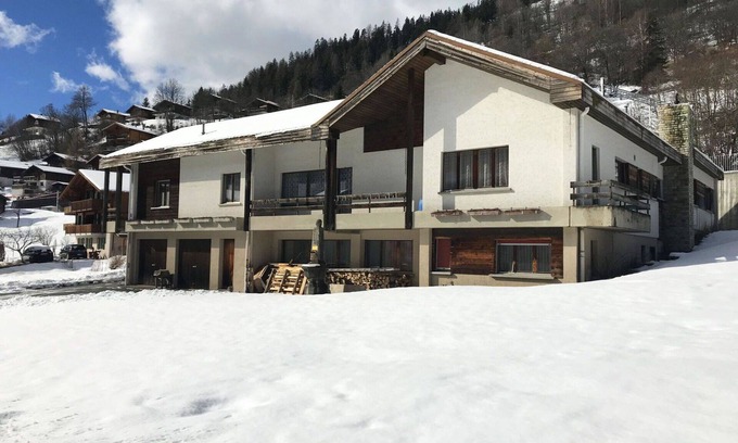 Fiesch Apartment | Cosy apartment for 10 people with WIFI, balcony and pets allowed