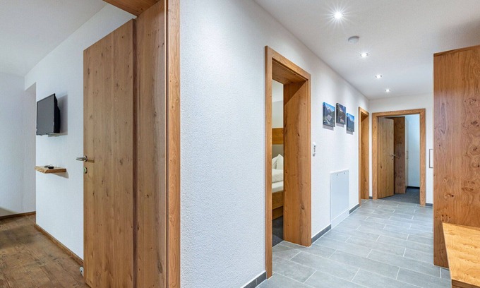 Kappl Apartment | Cosy apartment for 15 people with WIFI, TV and terrace