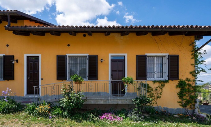 Vinchio Apartment | Cosy apartment for 2 guests with pool, A/C, WIFI, terrace, pets allowed and panoramic view