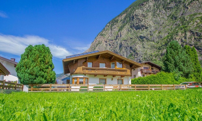 Umhausen Apartment | Cosy apartment for 4 people with WIFI, TV and balcony