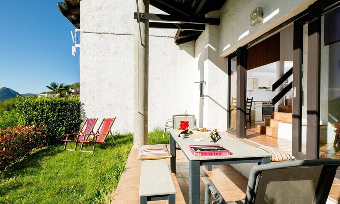 Capriasca Apartment | Cosy apartment for 4 guests with WIFI, pool, TV, patio, pets allowed and panoramic view