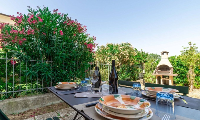 Loreto Apartment | Cosy apartment for 4 guests with WIFI, TV and patio, close to Porto Recanati