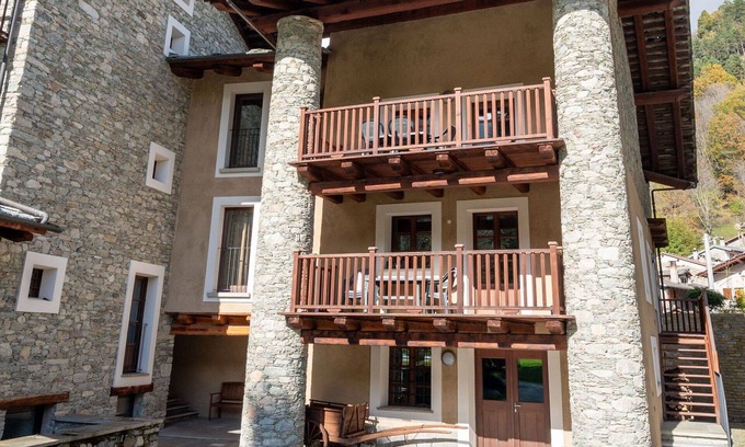 Sampeyre Apartment | Cosy apartment for 4 guests with WIFI, pool, TV, terrace and parking
