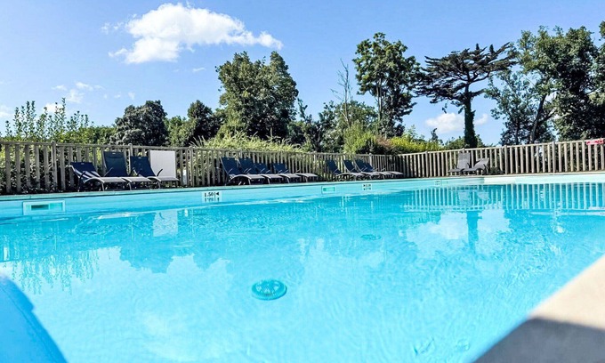 Baden Apartment | Cosy apartment for 4 people with pool, WIFI, TV, terrace and pets allowed