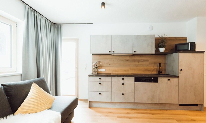 Kaunertal Apartment | Cosy apartment for 5 guests with WIFI, TV and terrace