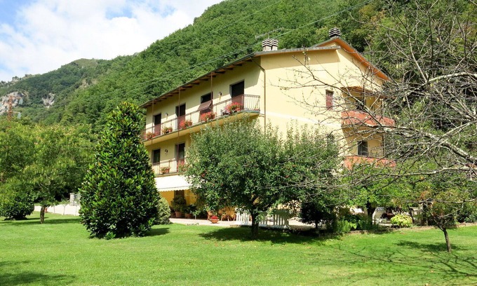 Casoli Apartment | Cosy apartment for 5 guests with WIFI, pool, TV and patio