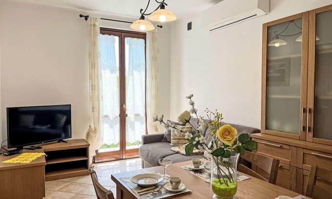 Savona Apartment | Cosy apartment for 5 people with WIFI, TV, patio, pets allowed and panoramic view