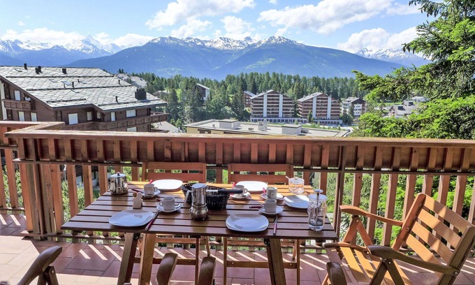 Lens Apartment | Cosy apartment for 5 people with WIFI, TV, balcony and panoramic view