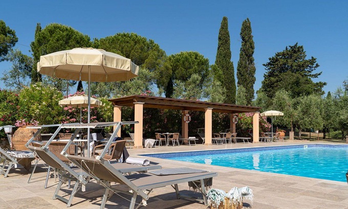 Peccioli Apartment | Cosy apartment for 6 guests with A/C, pool, WIFI, TV, pets allowed and panoramic view