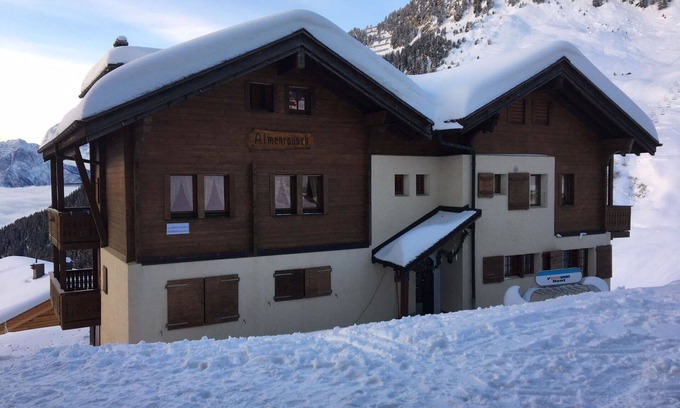 Riederalp Apartment | Cosy apartment for 6 guests with WIFI, TV and balcony