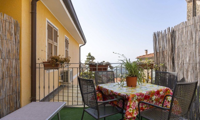 Terzorio Apartment | Cosy apartment for 6 guests with A/C, WIFI, balcony and pets allowed