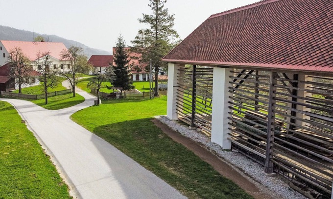 Pohorje Apartment | Cosy apartment for 8 people with pool, WIFI and TV
