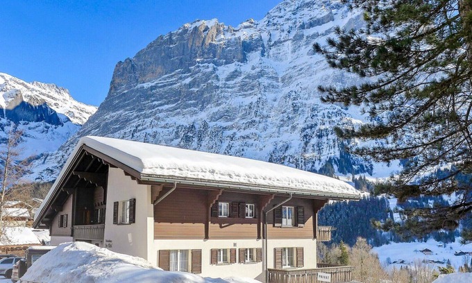 Grindelwald Apartment | Cosy apartment for 5 guests with WIFI, TV, balcony and parking