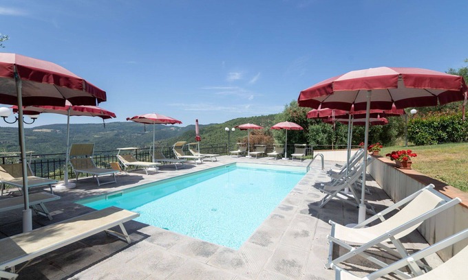 Montebonello Apartment | Cosy apartment for 4 guests with WIFI, A/C, pool, TV, pets allowed and panoramic view