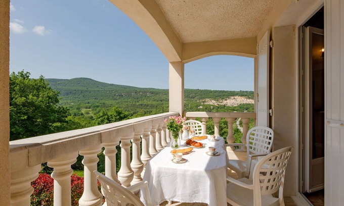 Bauduen Villa | Cosy apartment in villa for 6 guests with WIFI, TV, balcony, pets allowed and panoramic view