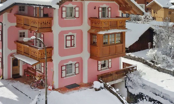 San Giovanni di Fassa Apartment | Cosy apartment for 5 guests with WIFI, TV, terrace and parking