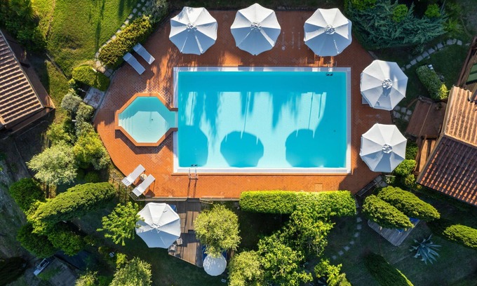 Sughera Apartment | Cosy apartment with pool, A/C, WIFI, TV, terrace, panoramic view and parking, close to San Gimig.