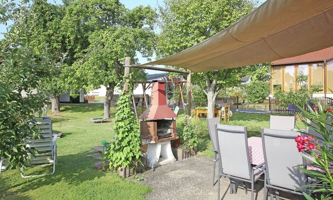 Pracht Apartment | Cosy apartment with terrace and pool in the garden