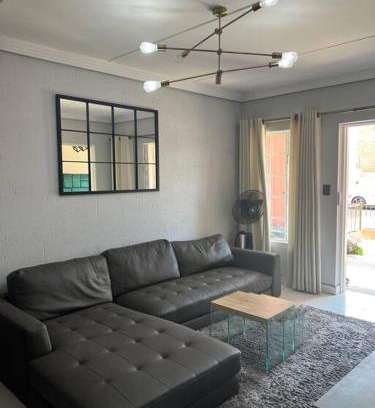 Boksburg Apartment | Cosy apt 10min to OR Tambo