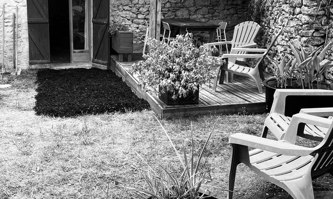 Montignac House | Cosy barn in Montignac Lascaux. 1.5km to Grottes de Lascaux. Pets welcome!