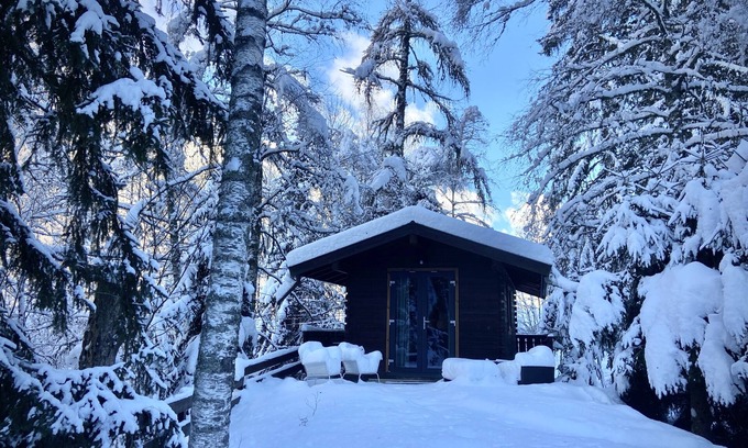 Les Bossons Cabin | *Cosy Cabin - Mont Blanc View’s/ Woods/ Start of snowshoeing trails!