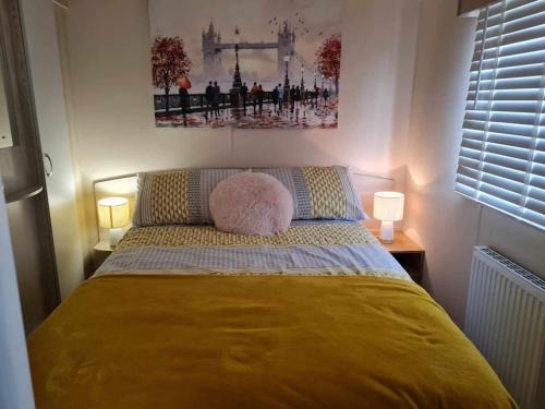 New Forest District Apartment | Cosy cabin in Milford on Sea Full Passes included