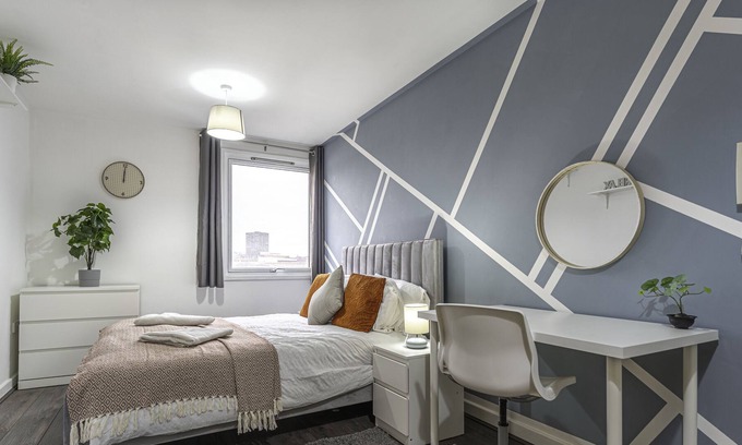 Coventry City Centre Apartment | Cosy City Apartment With En-suite