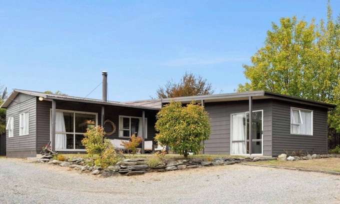 Wanaka House | Cosy classic cottage