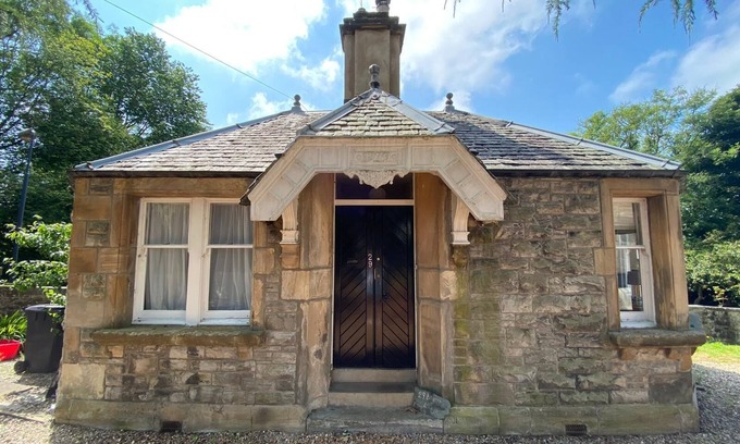 Polton Cottage | Cosy cottage located 25 minutes from Edinburgh City Centre