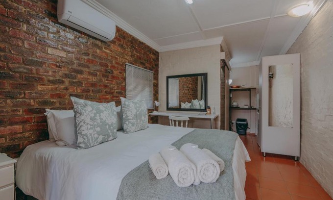 Potchefstroom Apartment | Cosy Cottages Guesthouse