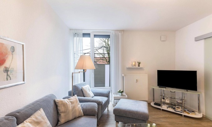 Horumersiel Apartment | Cosy Holiday Apartment “Am Horumertief” on Dyke with Wi-Fi, Terrace & Garden; Parking Available