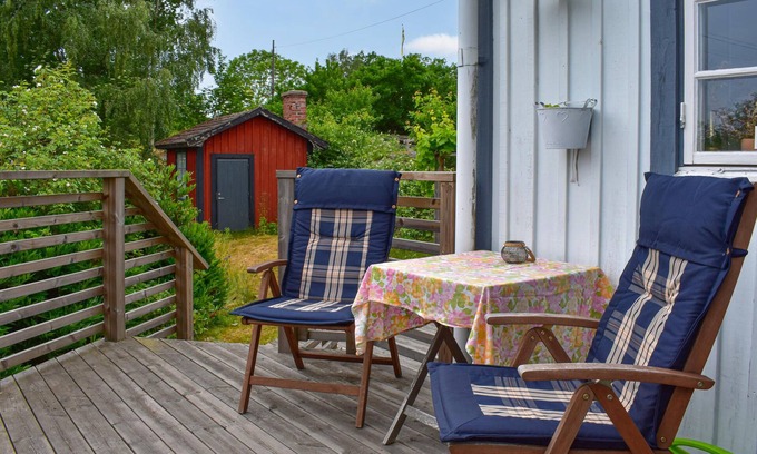 Ronneby House | Cosy house on a lush plot by the sea in the Blekinge archipelago.