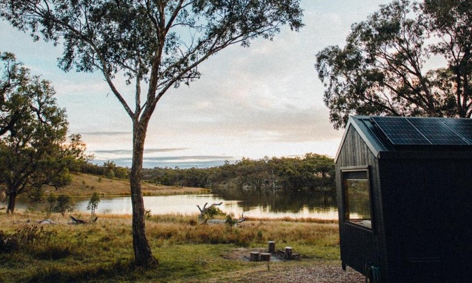 Rylstone House | Cosy Off-Grid Cabin with Lake View Pet Friendly - Nikita