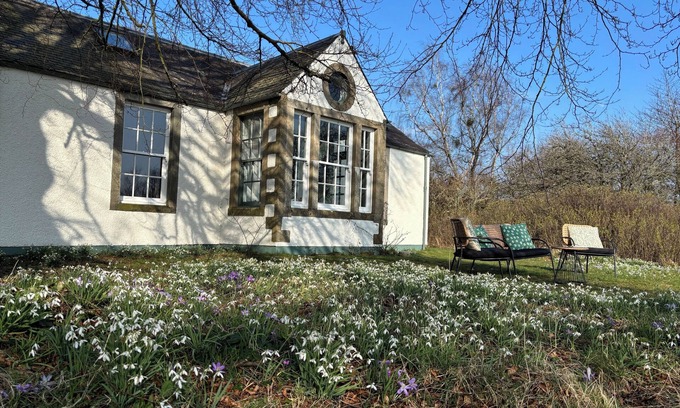 Peebles Cottage | Cosy off-grid cottage in Scottish Borders, only 40 minutes to Edinburgh airport!