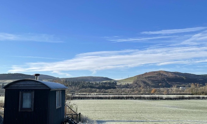 Saint John's Town of Dalry Ski Chalet | Cosy off grid shepherds hut in village location